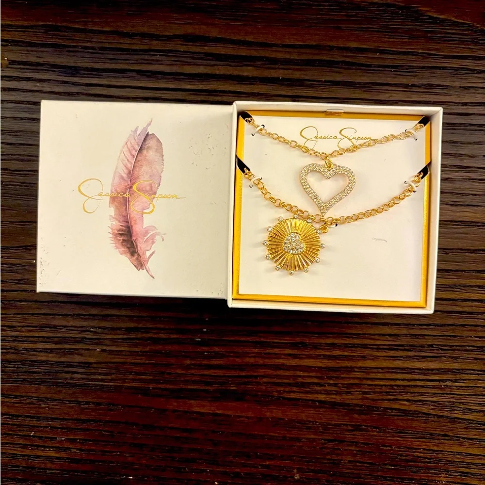 NEW Jessica Simpson Heart Necklace Set